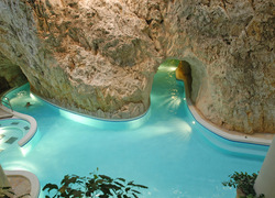 Пещерная купальня**** Мишкольцтапольца